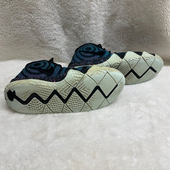 80's Retro Kids Sneaks 6.5YNike Kyrie 4 Part of Decades Pack, AA2897-007 - Picture 8 of 12